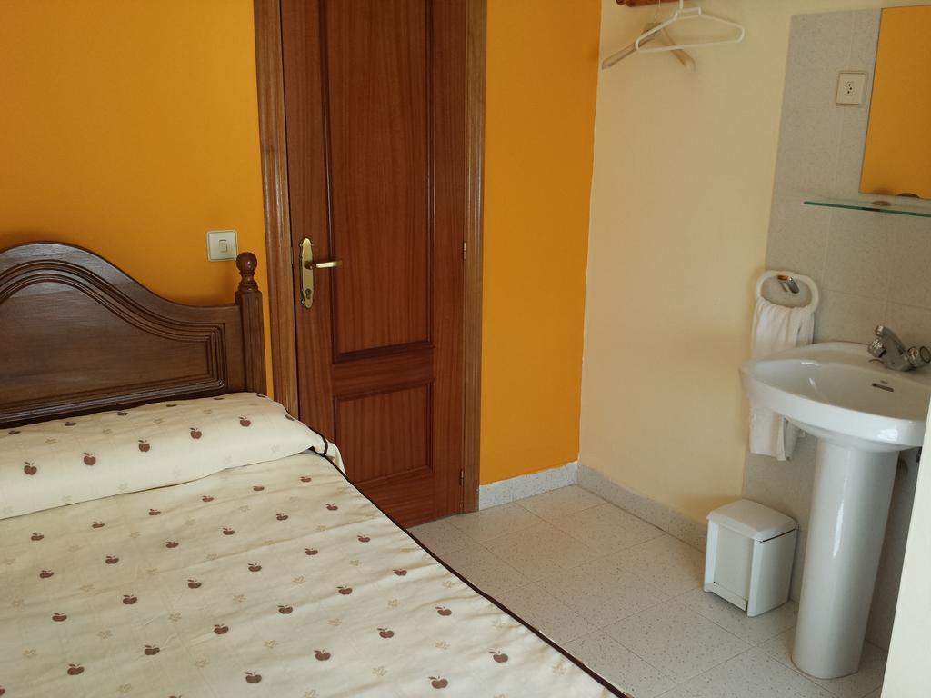 Hostal Atila Ricobayo الغرفة الصورة
